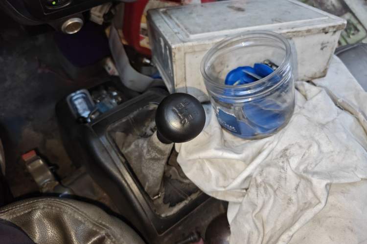 Used Wuling Rongguang 2017 1.5L Extended Basic Version Gear Lever