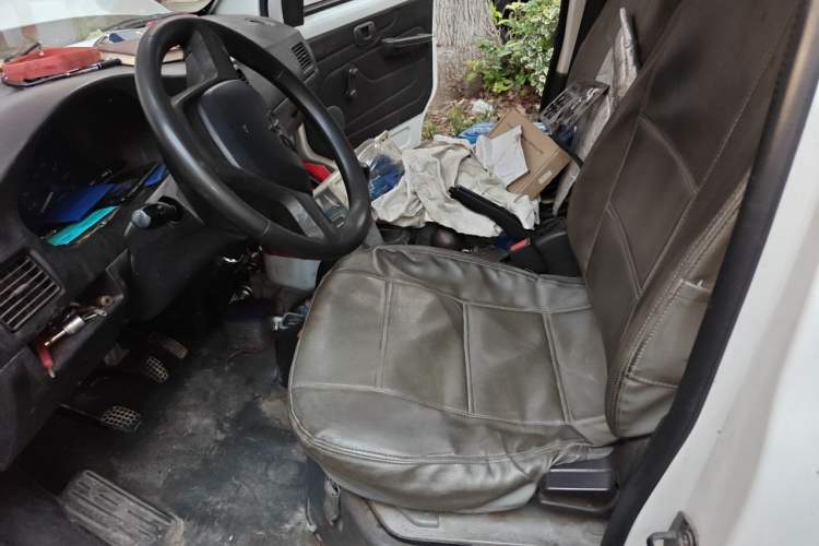 Used Wuling Rongguang 2017 1.5L Extended Basic Version Left Front Seat
