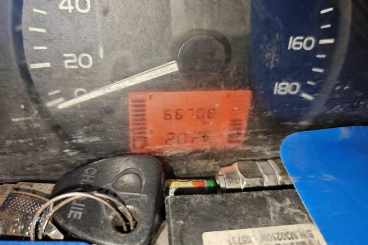 Used Wuling Rongguang 2017 1.5L Extended Basic Version Odometer Close Up