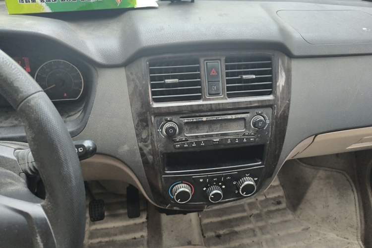 Used Wuling Rongguang 2017 1.5L Extended Basic Version Audio And AC Panel