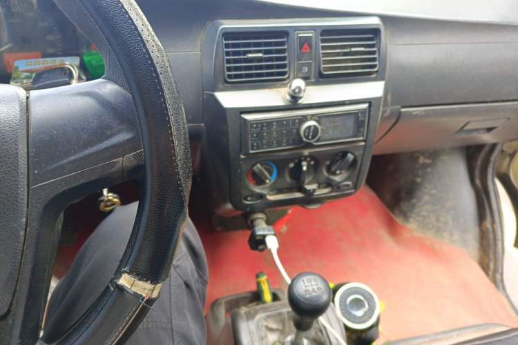 Used Wuling Rongguang 2017 1.5L Extended Basic Version Audio And AC Panel