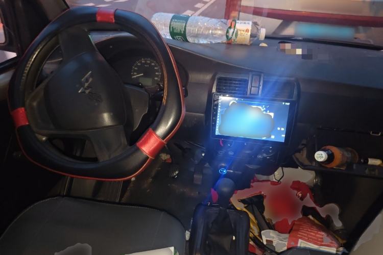 Used Wuling Rongguang 2017 1.5L Extended Basic Version Center Console