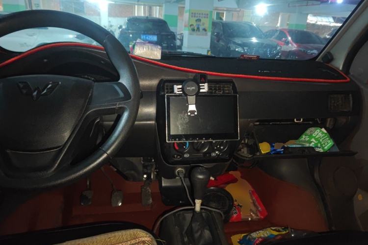 Used Wuling Rongguang 2017 1.5L Extended Basic Version Center Console