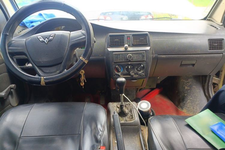 Used Wuling Rongguang 2017 1.5L Extended Basic Version Center Console