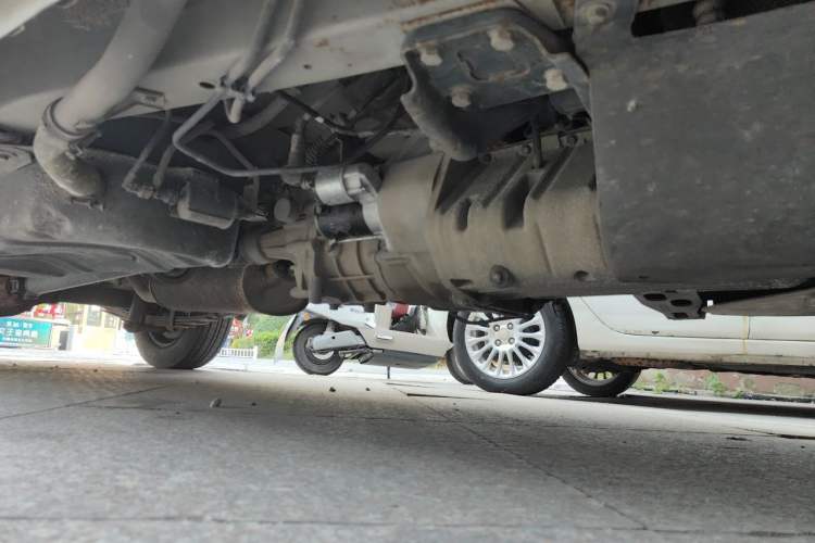 Used Wuling Rongguang 2017 1.5L Extended Basic Version Chassis Front Right