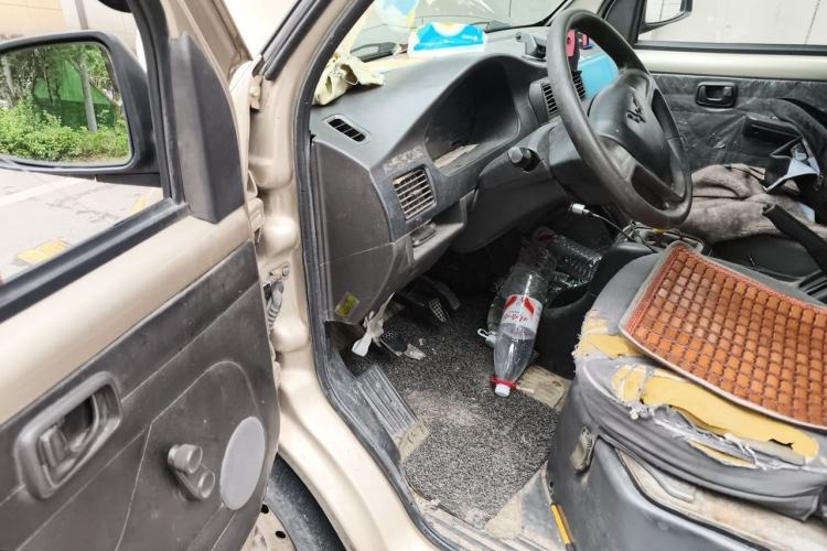 Used Wuling Rongguang 2017 1.5L Extended Basic Version Driver Seat