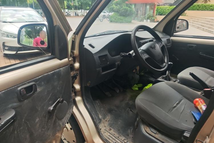 Used Wuling Rongguang 2017 1.5L Extended Basic Version Driver Seat