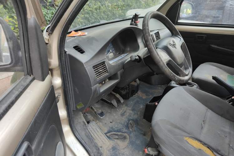 Used Wuling Rongguang 2017 1.5L Extended Basic Version Driver Seat