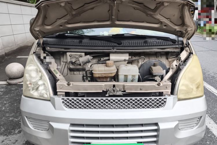 Used Wuling Rongguang 2017 1.5L Extended Basic Version Engine Bay