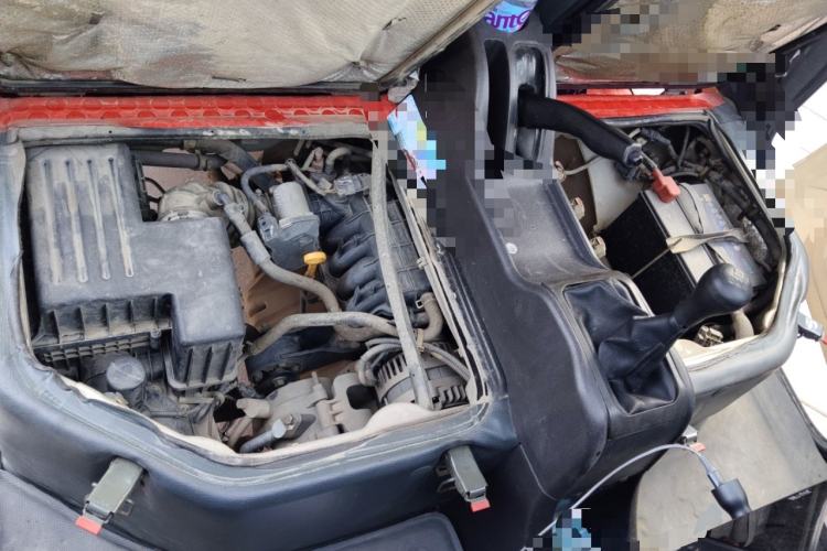 Used Wuling Rongguang 2017 1.5L Extended Basic Version Engine Bay