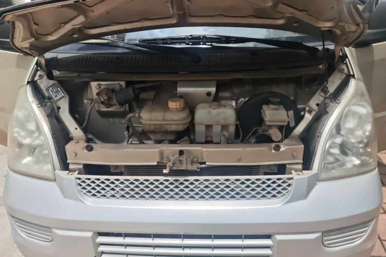 Used Wuling Rongguang 2017 1.5L Extended Basic Version Engine Bay