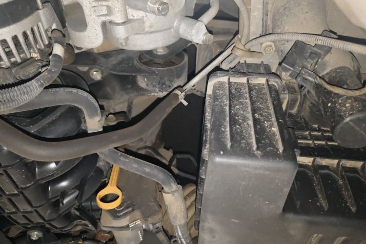 Used Wuling Rongguang 2017 1.5L Extended Basic Version Engine Bay