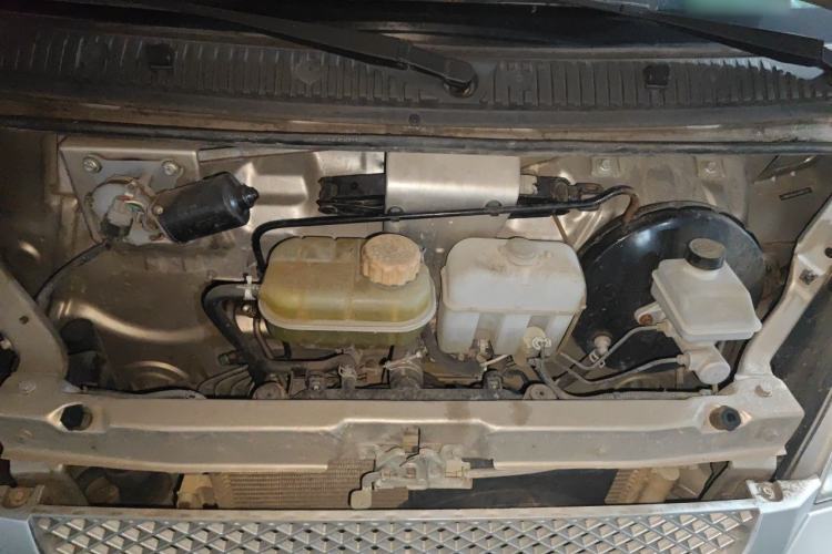 Used Wuling Rongguang 2017 1.5L Extended Basic Version Engine Bay