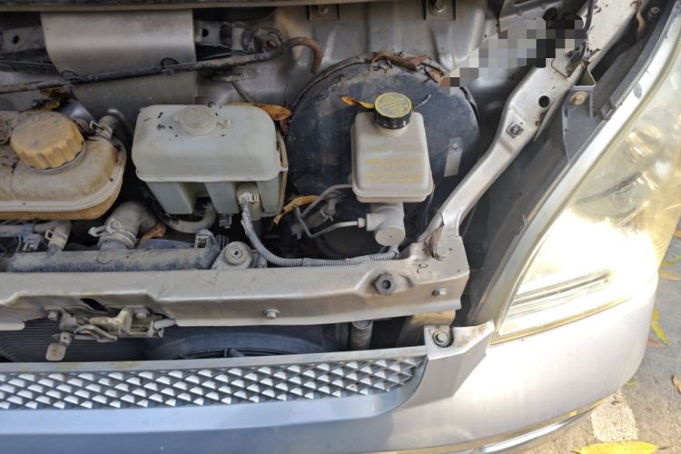 Used Wuling Rongguang 2017 1.5L Extended Basic Version Engine Bay Left