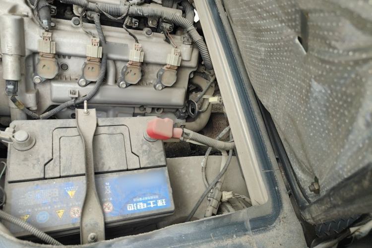 Used Wuling Rongguang 2017 1.5L Extended Basic Version Engine Bay Left