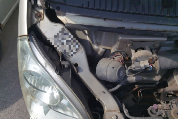 Used Wuling Rongguang 2017 1.5L Extended Basic Version Engine Bay Right