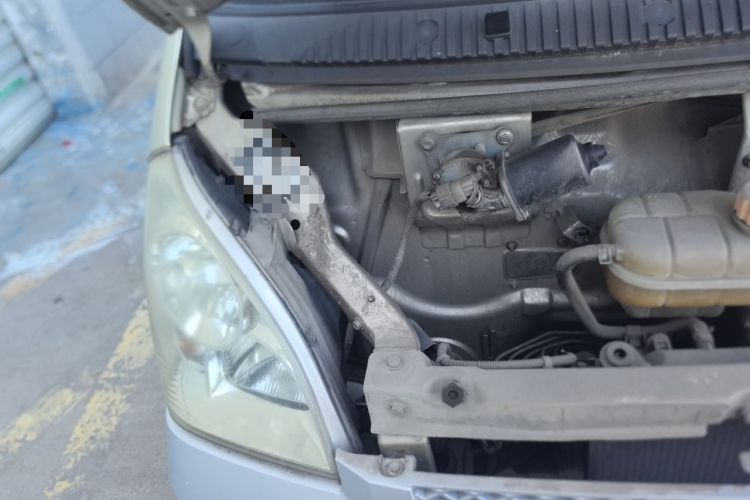 Used Wuling Rongguang  Engine Bay Right