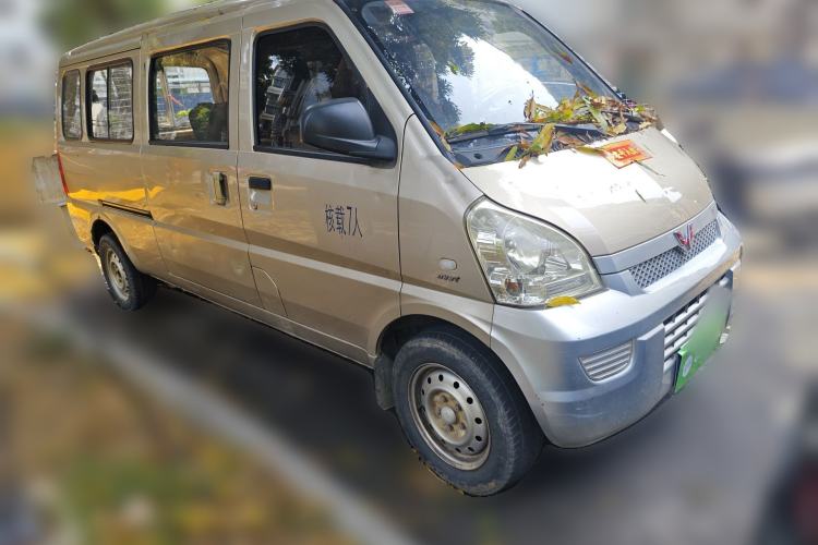 Used Wuling Rongguang 2017 1.5L Extended Basic Version Front Right 45 Deg