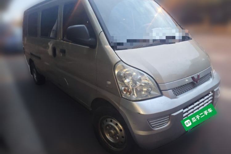 Used Wuling Rongguang 2017 1.5L Extended Basic Version Front Right 45 Deg