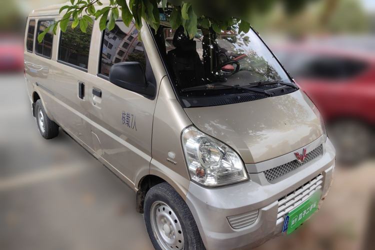 Used Wuling Rongguang 2017 1.5L Extended Basic Version Front Right 45 Deg