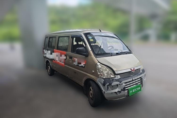 Used Wuling Rongguang 2017 1.5L Extended Basic Version Front Right 45 Deg