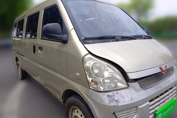 Used Wuling Rongguang 2017 1.5L Extended Basic Version Front Right 45 Deg
