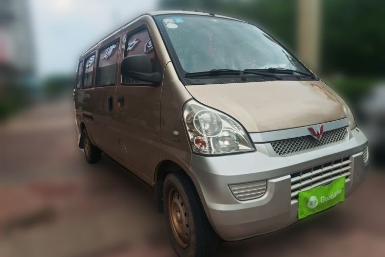 Used Wuling Rongguang 2017 1.5L Extended Basic Version Front Right 45 Deg