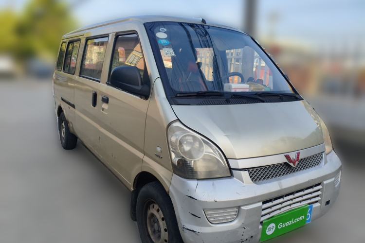 Used Wuling Rongguang 2017 1.5L Extended Basic Version Front Right 45 Deg