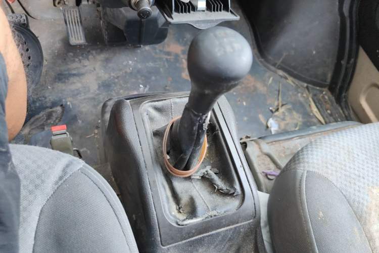 Used Wuling Rongguang 2017 1.5L Extended Basic Version Gear Lever