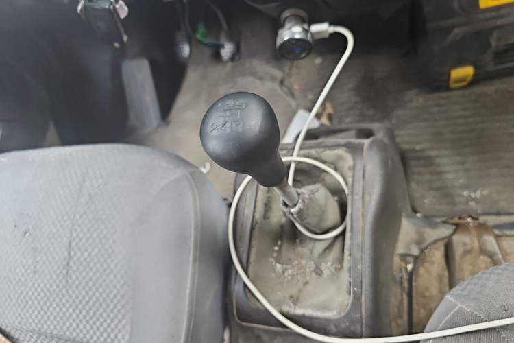 Used Wuling Rongguang 2017 1.5L Extended Basic Version Gear Lever