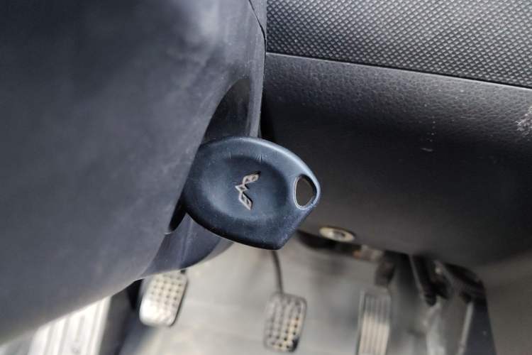 Used Wuling Rongguang 2017 1.5L Extended Basic Version Interior 1