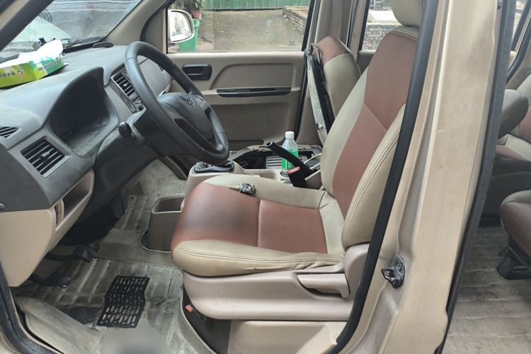 Used Wuling Rongguang 2017 1.5L Extended Basic Version Left Front Seat