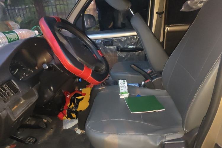 Used Wuling Rongguang 2017 1.5L Extended Basic Version Left Front Seat