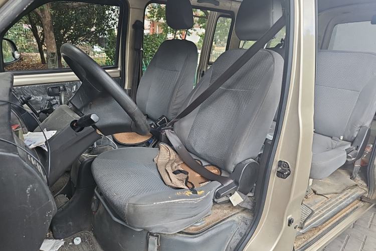 Used Wuling Rongguang 2017 1.5L Extended Basic Version Left Front Seat