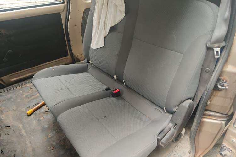 Used Wuling Rongguang 2017 1.5L Extended Basic Version Left Rear Seat