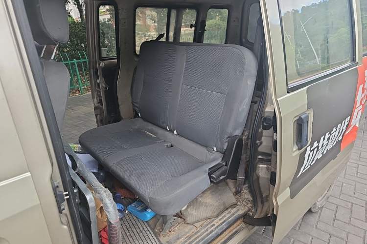 Used Wuling Rongguang 2017 1.5L Extended Basic Version Left Rear Seat