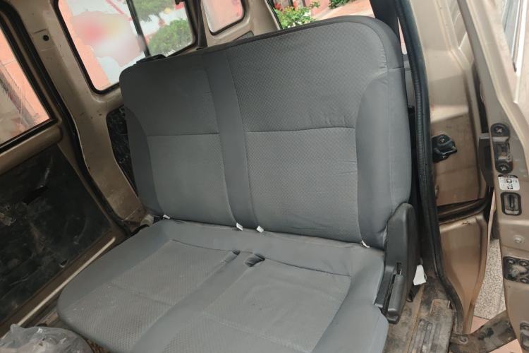 Used Wuling Rongguang 2017 1.5L Extended Basic Version Left Rear Seat