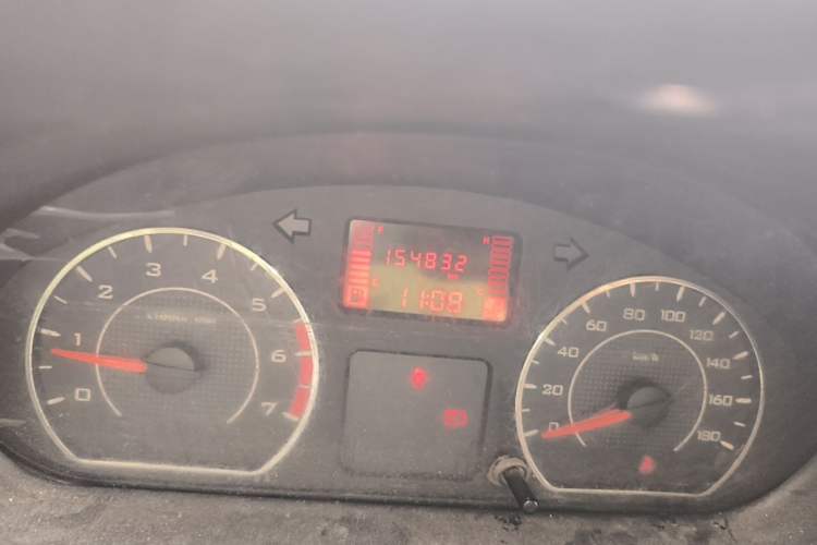 Used Wuling Rongguang 2017 1.5L Extended Basic Version Odometer Close Up