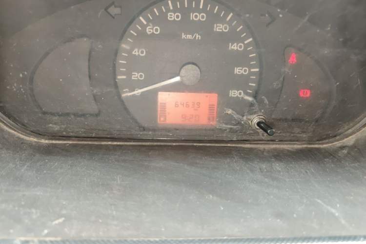 Used Wuling Rongguang 2017 1.5L Extended Basic Version Odometer Close Up