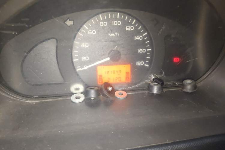 Used Wuling Rongguang 2017 1.5L Extended Basic Version Odometer Close Up