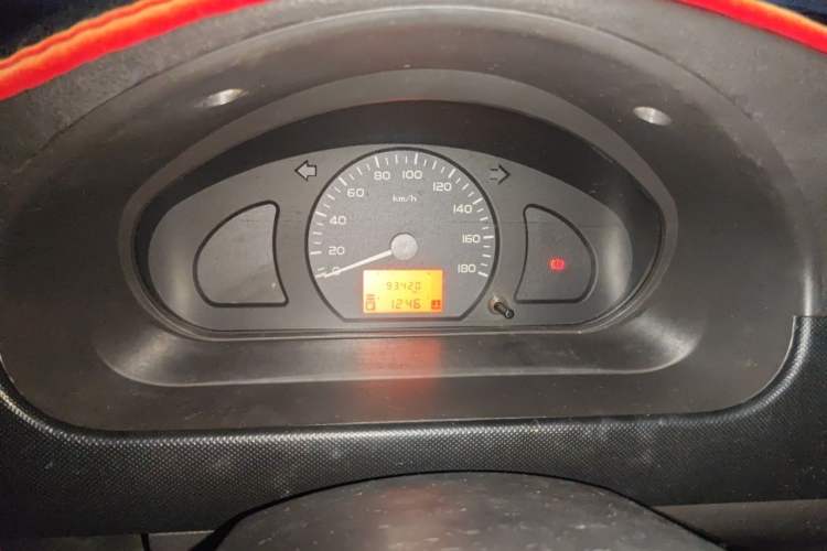Used Wuling Rongguang 2017 1.5L Extended Basic Version Odometer Close Up