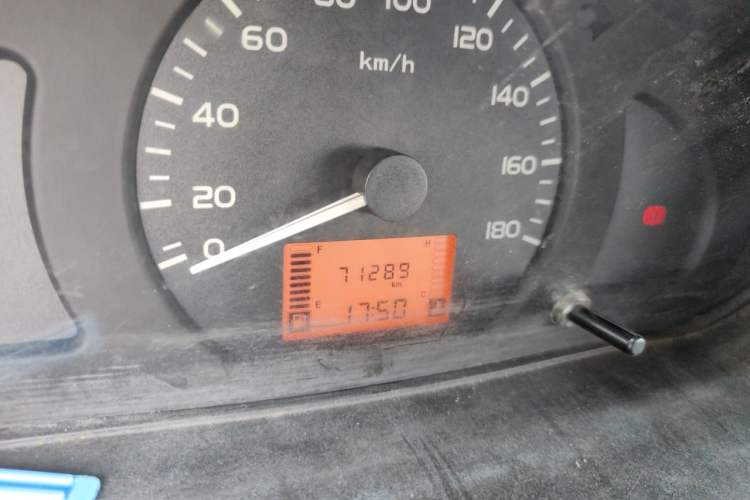 Used Wuling Rongguang 2017 1.5L Extended Basic Version Odometer Close Up