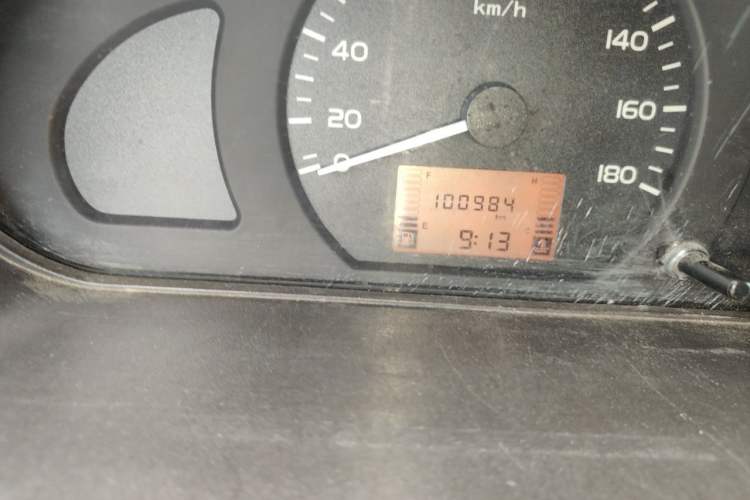 Used Wuling Rongguang 2017 1.5L Extended Basic Version Odometer Close Up