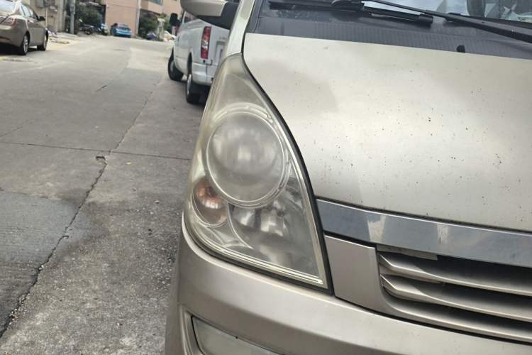 Used Wuling Rongguang 2017 1.5L Extended Basic Version Right Front Headlight