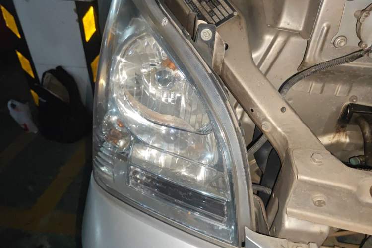 Used Wuling Rongguang 2017 1.5L Extended Basic Version Right Front Headlight
