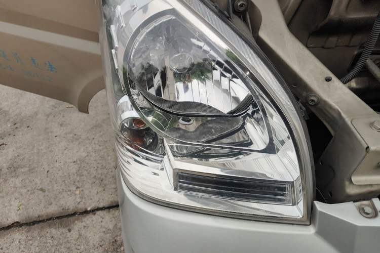 Used Wuling Rongguang 2017 1.5L Extended Basic Version Right Front Headlight