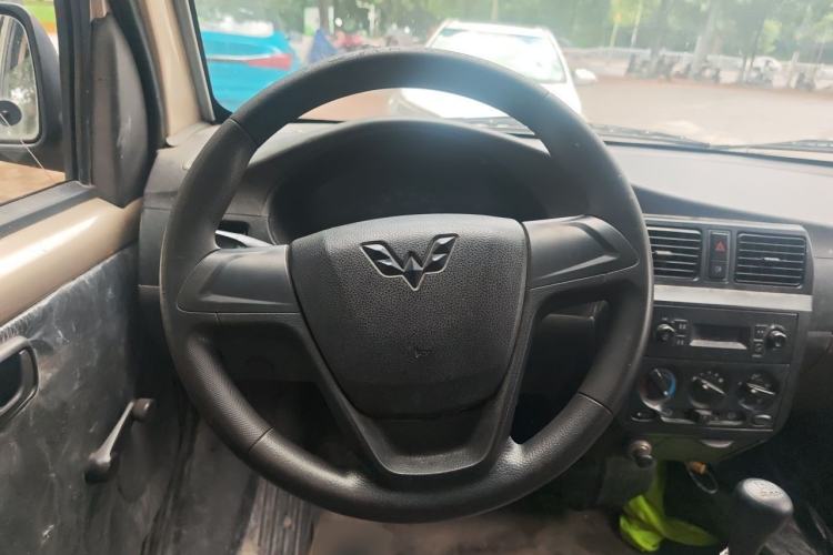 Used Wuling Rongguang 2017 1.5L Extended Basic Version Steering Wheel