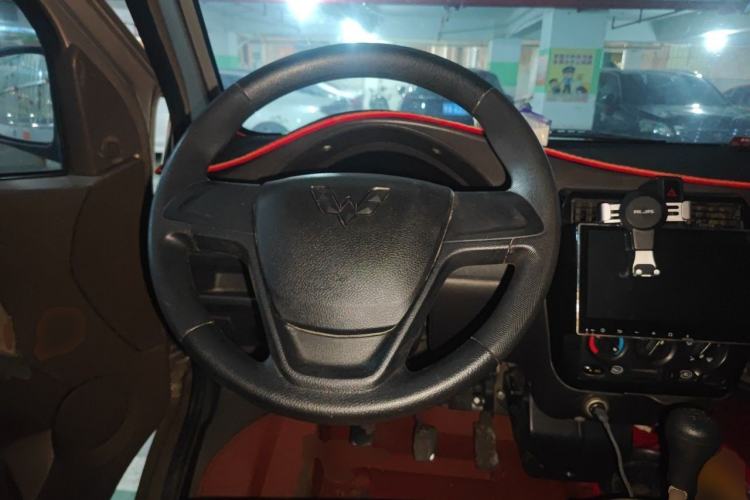 Used Wuling Rongguang 2017 1.5L Extended Basic Version Steering Wheel
