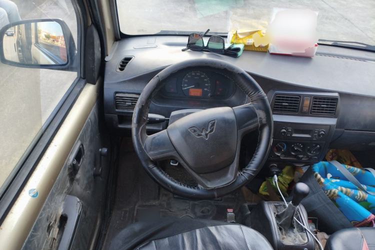 Used Wuling Rongguang 2017 1.5L Extended Basic Version Steering Wheel