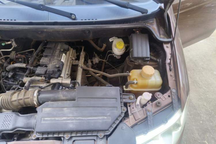 Used Wuling Rongguang  Engine Bay Left
